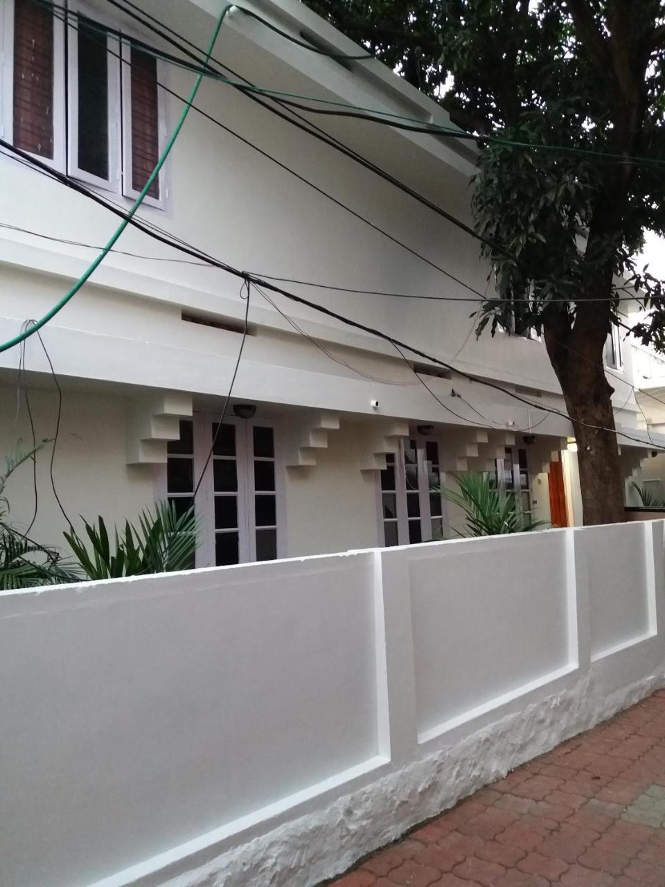 Capital Comfort Hotel Thiruvananthapuram Exterior foto